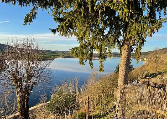 Ancienne Ferme Sur Le Lac De L\'Abbaye